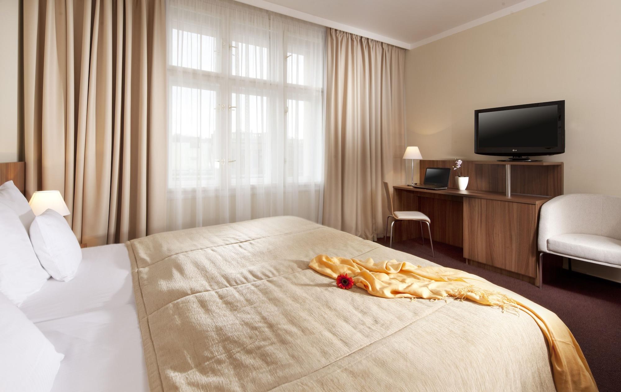 Clarion Old Town Hotel