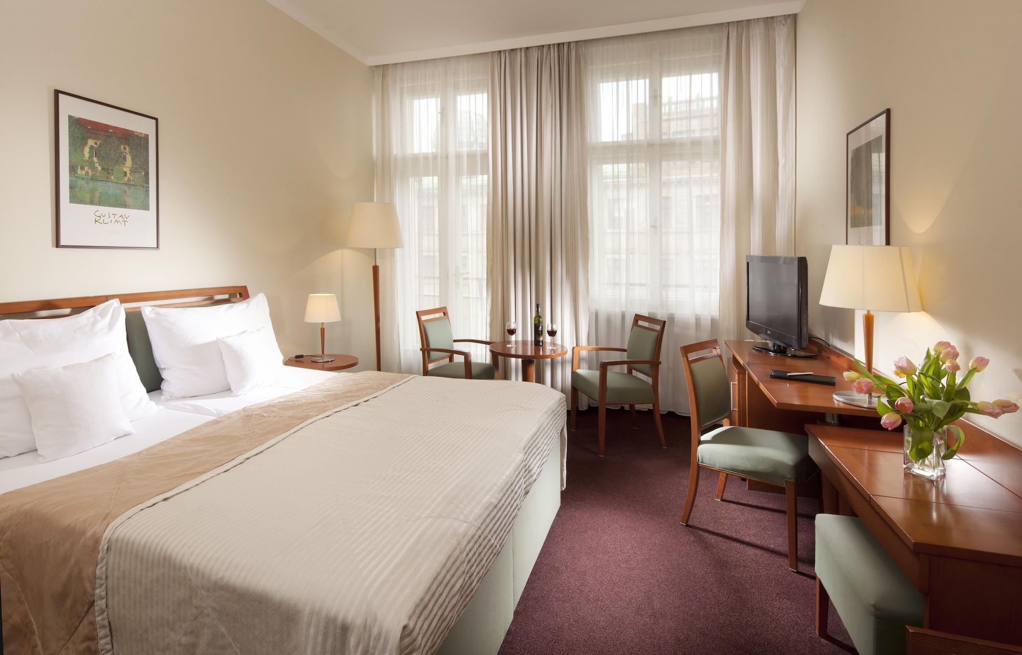 Clarion Old Town Hotel